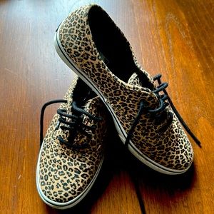 Leopard print Vans